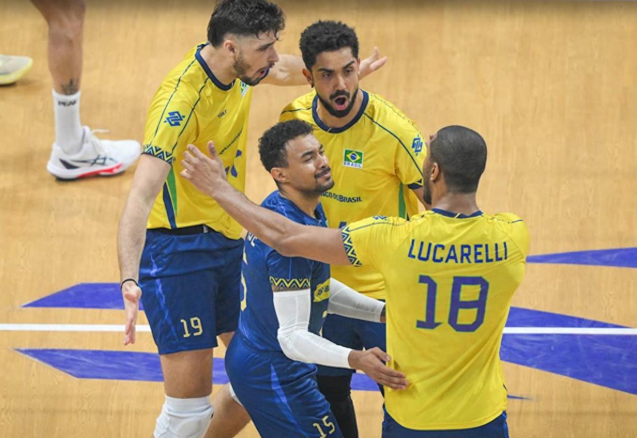 总决赛最新形势：费内巴切高居榜首，费内巴切强势追赶，冠军归属成迷的简单介绍